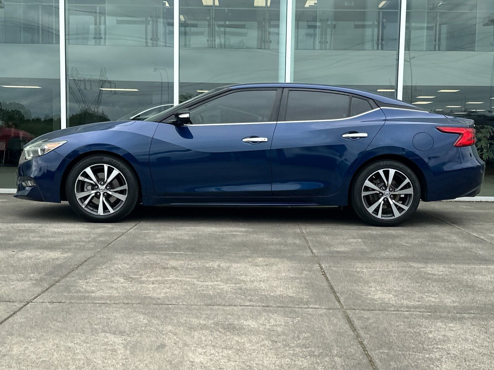 Used 2017 Deep Blue Pearl Nissan 3.5 SV image 6