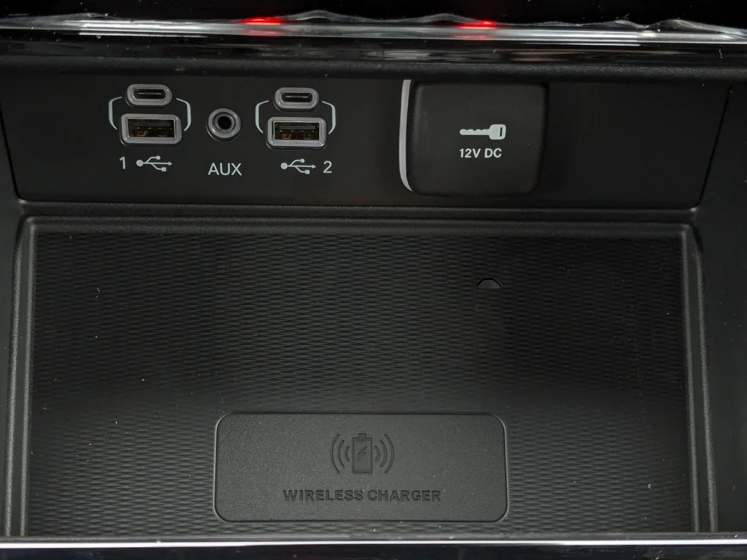 New 2025 Black Jeep Altitude - - 4x4 - Power Sunroof - Power Liftgate - Wireless Charging - 20 Black Wheels & More! image 23