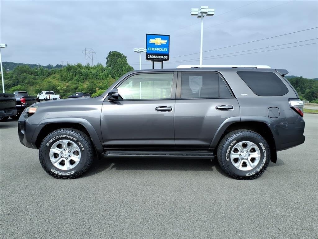Used 2015 Magnetic Gray Metallic Toyota SR5 Premium image 2