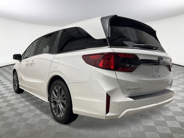 New 2026 Platinum White Pearl Honda Touring image 3