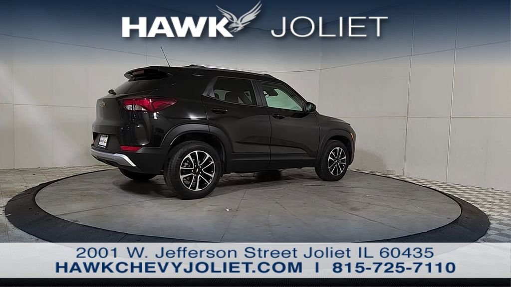 Used 2025 Black Chevrolet LT image 7