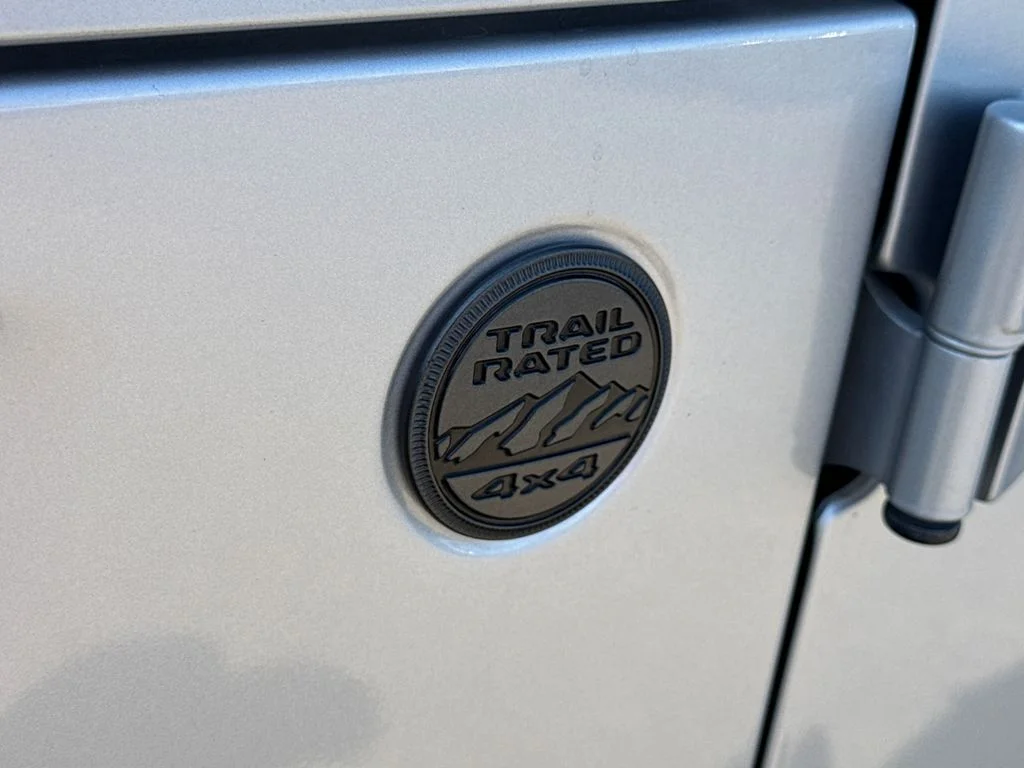 Used 2023 Silver Jeep Sport S image 9