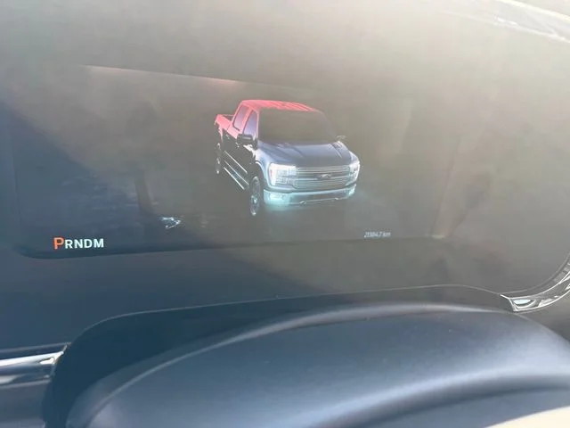 Used 2025  Ford Lariat image 3