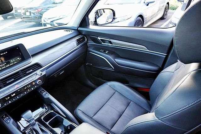 Used 2022 Silver Kia SX image 24