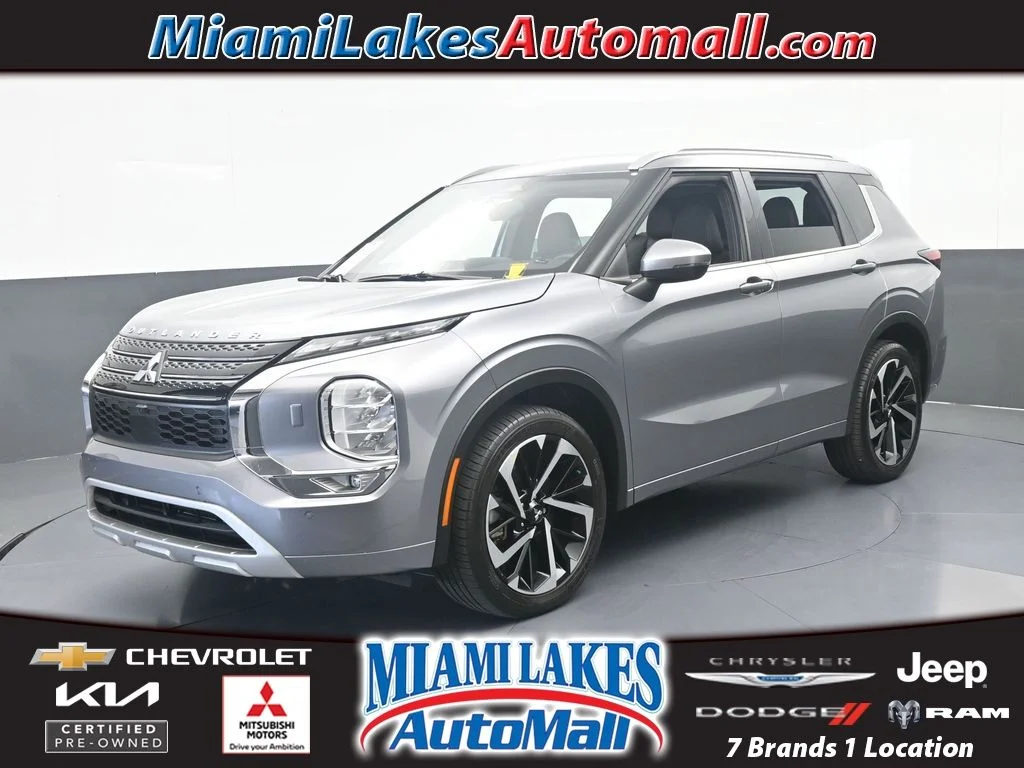 Used 2022 Silver Mitsubishi SEL image 1