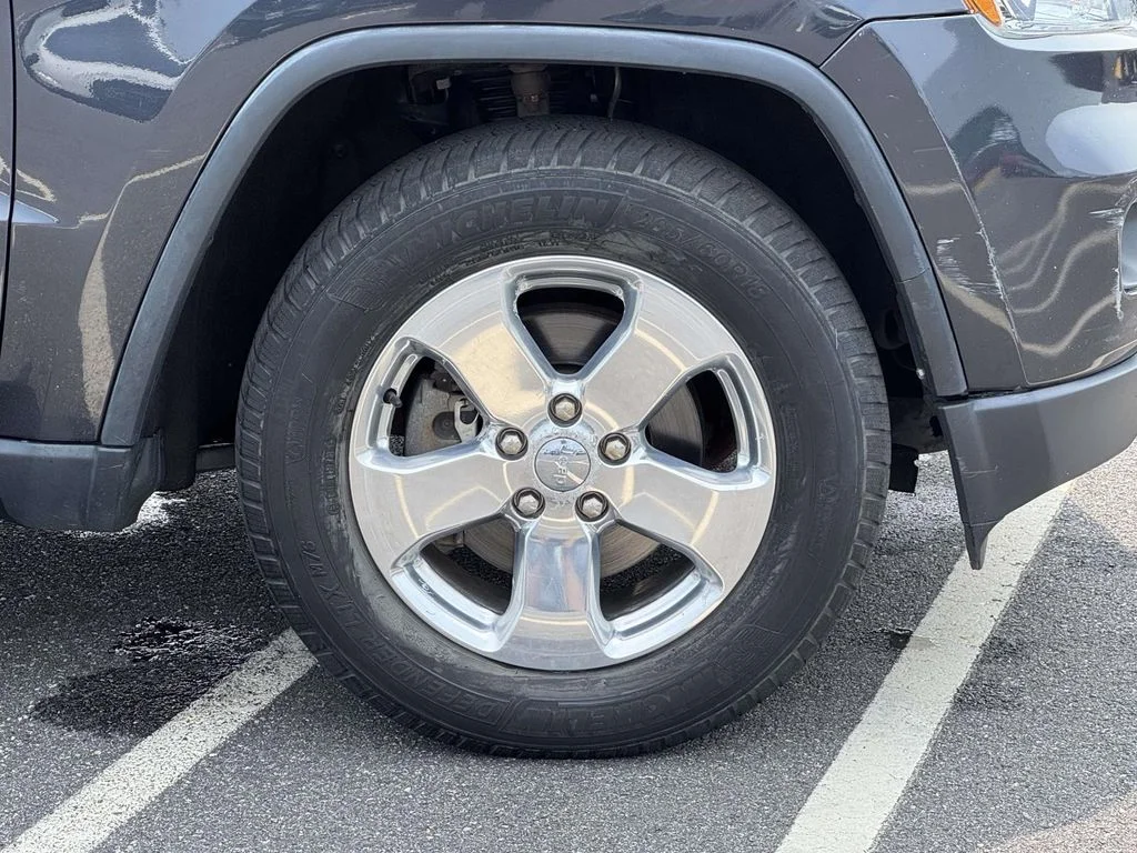 Used 2013 Gray Jeep Limited image 12