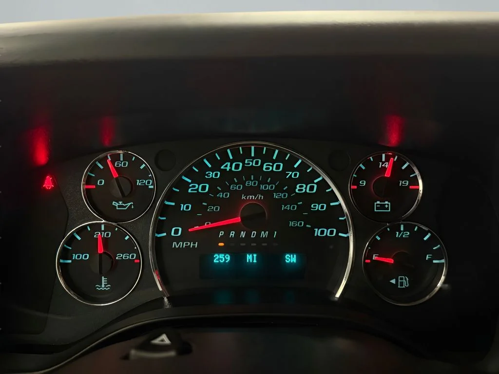 Used 2025 White GMC Work Van image 17