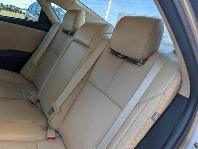 Used 2017  Toyota XLE image 26