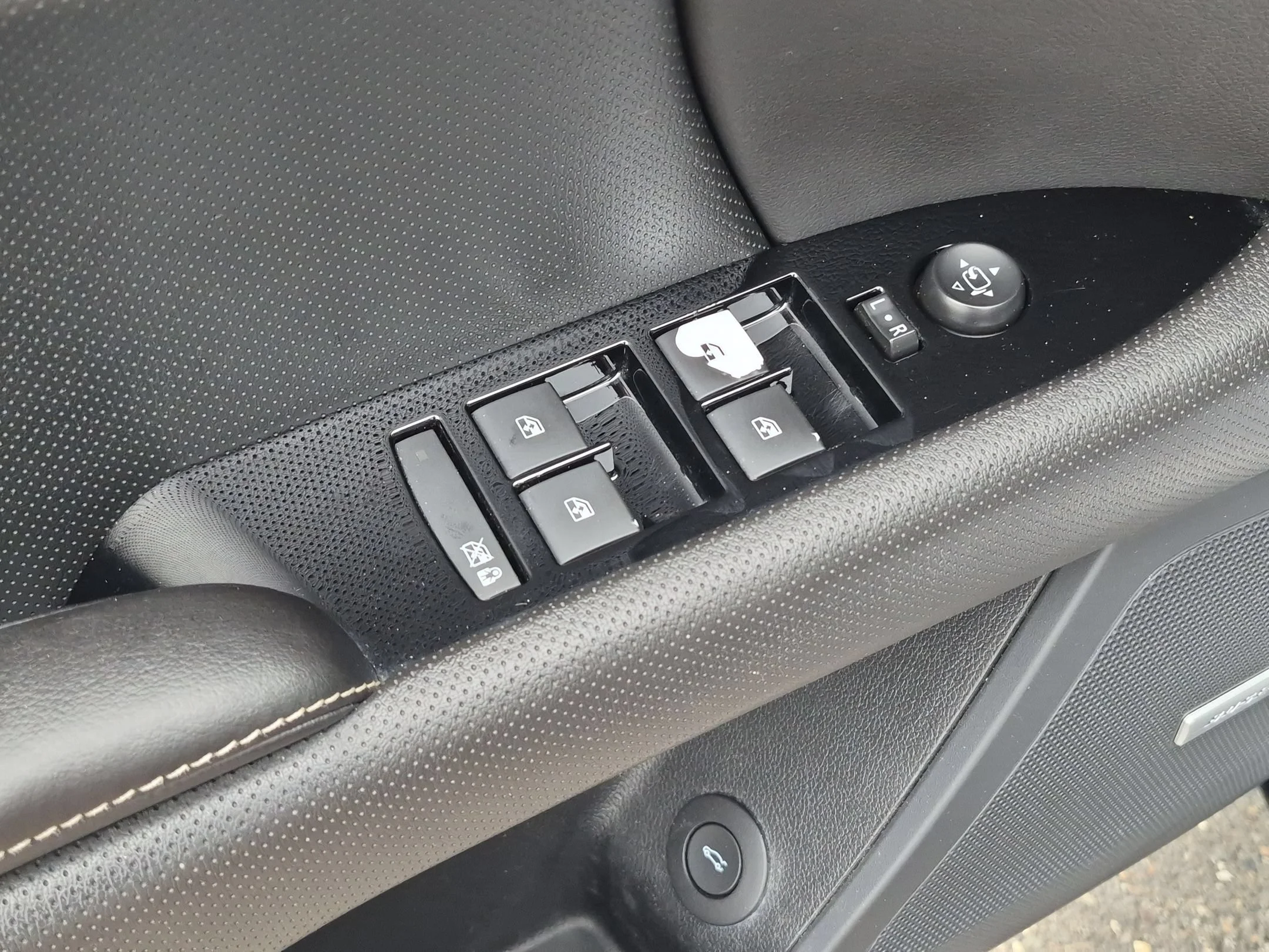 Used 2019 Black Raven Cadillac Luxury image 22