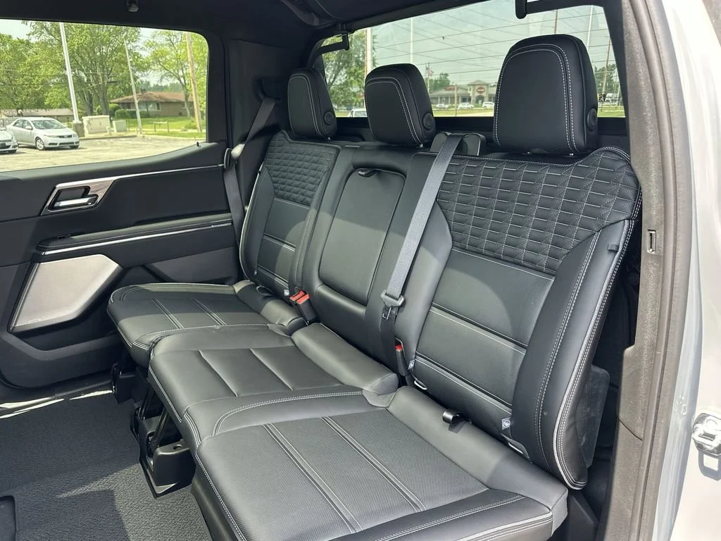 2025 GMC Sierra EV Denali - Photo 28
