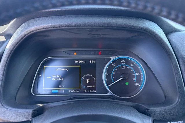 Used 2019 Blue Nissan SV image 13