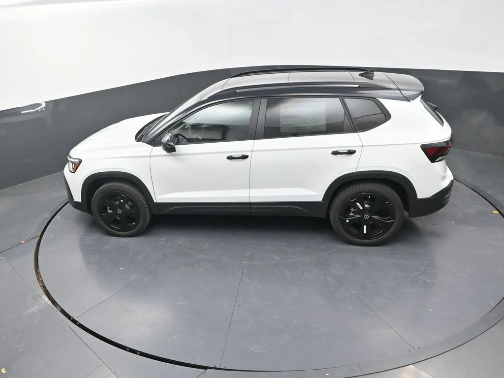 2026 Volkswagen Taos SE Black - Photo 16