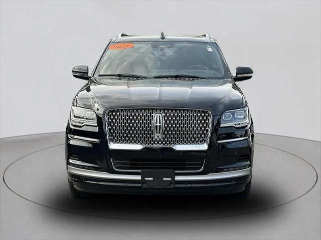 Used 2022 Infinite Black Metallic Clearcoat Lincoln Reserve L image 2