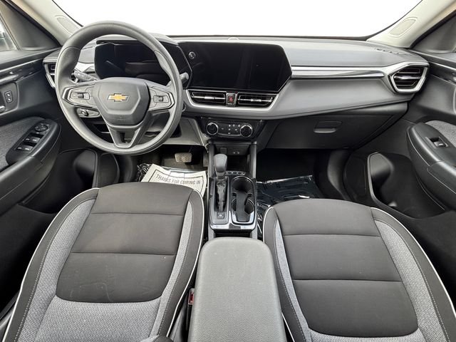 Used 2025 White Chevrolet LT image 12