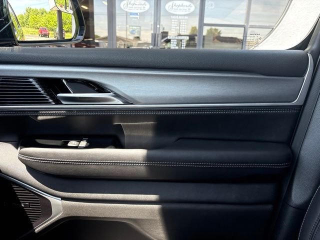 New 2026 High Gloss Black Exterior Paint Jeep Limited Reserve image 26
