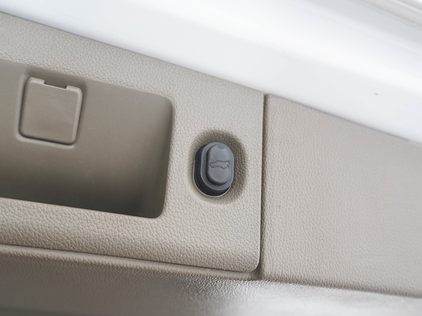 Used 2020 SUMMIT WHITE Chevrolet LT image 11