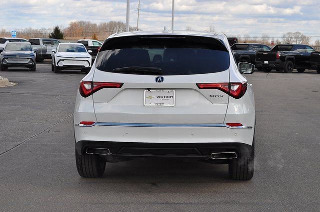 Used 2023 White Acura w/Technology Package image 4