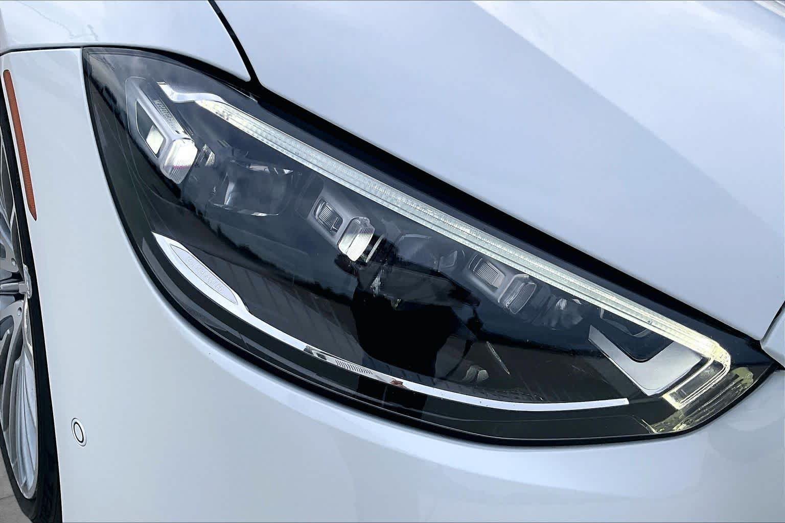 Used 2024 MANUFAKTUR Moonlight White Metallic Mercedes-Benz S 580 image 24