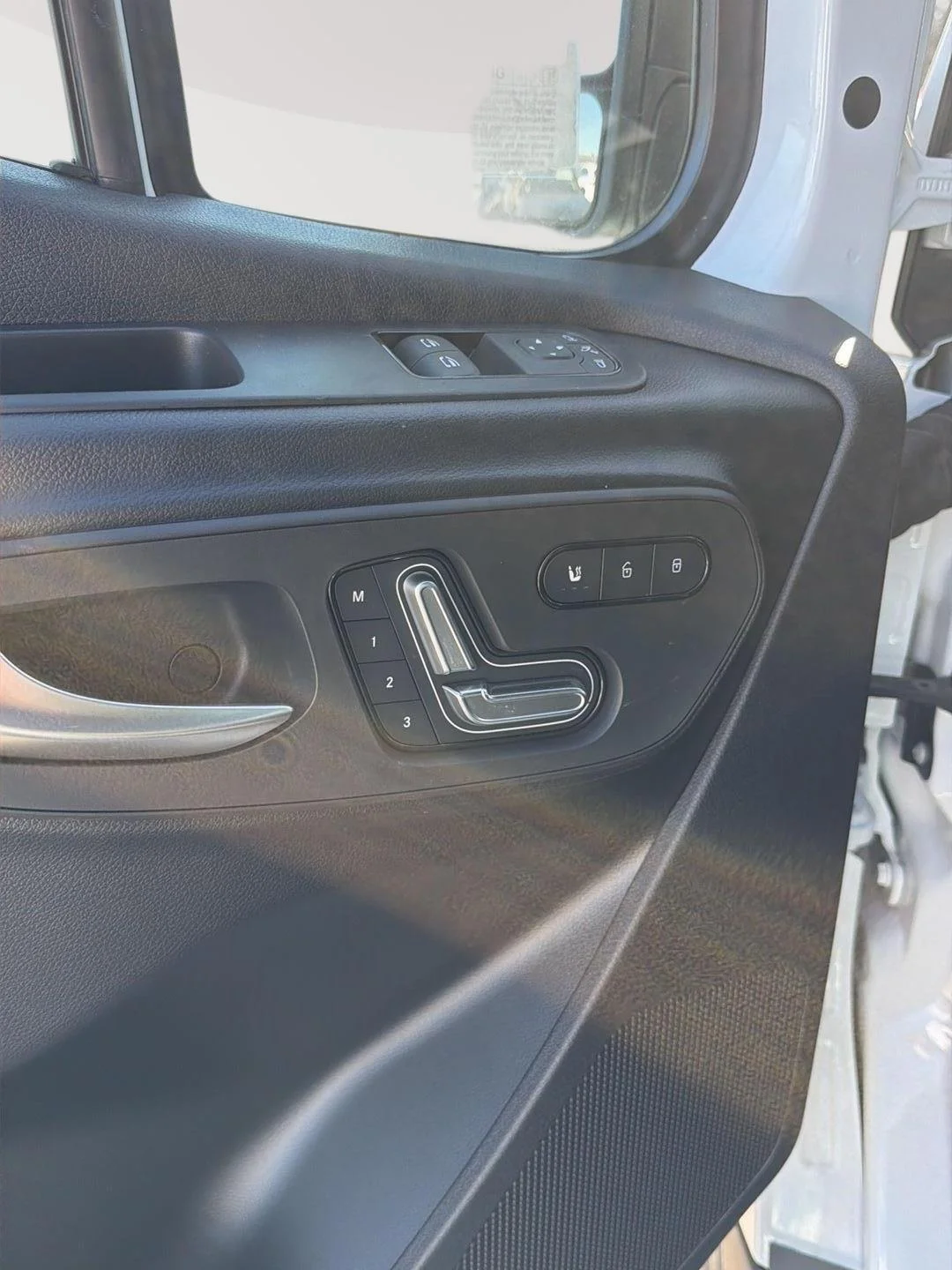 New 2025 Arctic White Mercedes-Benz  image 17