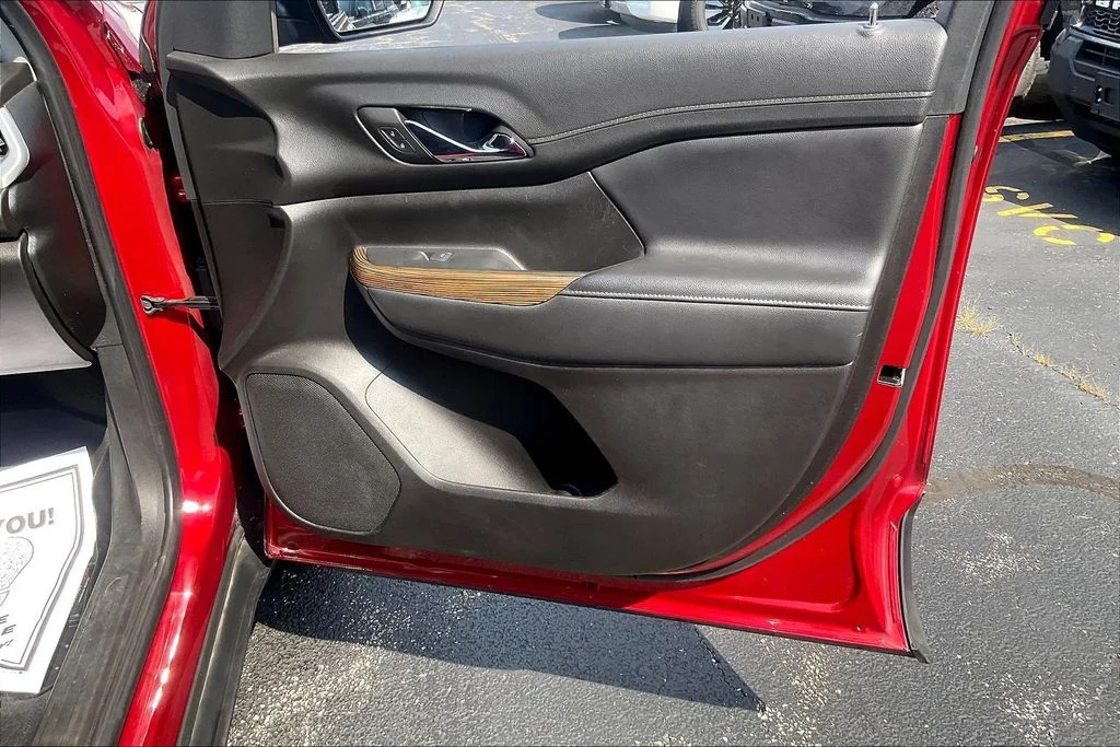 Used 2023 Volcanic Red GMC SLE image 23