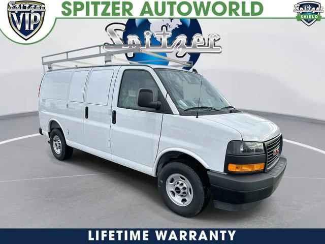 2025 GMC Savana 3500's photo