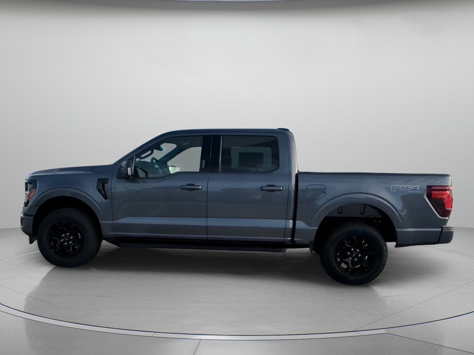New 2026 Carbonized Gray Metallic Ford XLT image 15