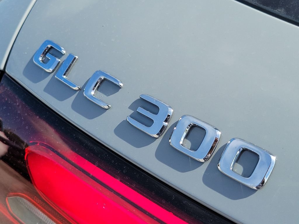 New 2027 MANUFAKTUR Alpine Grey Mercedes-Benz GLC 300 image 7