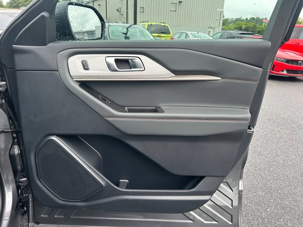 New 2026 Carbonized Gray Metallic Ford Active image 31