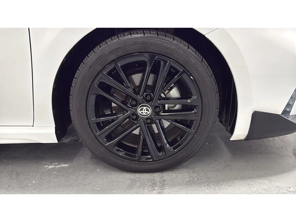 Used 2025 Ice Cap Toyota SE FWD 1 OWNER image 3