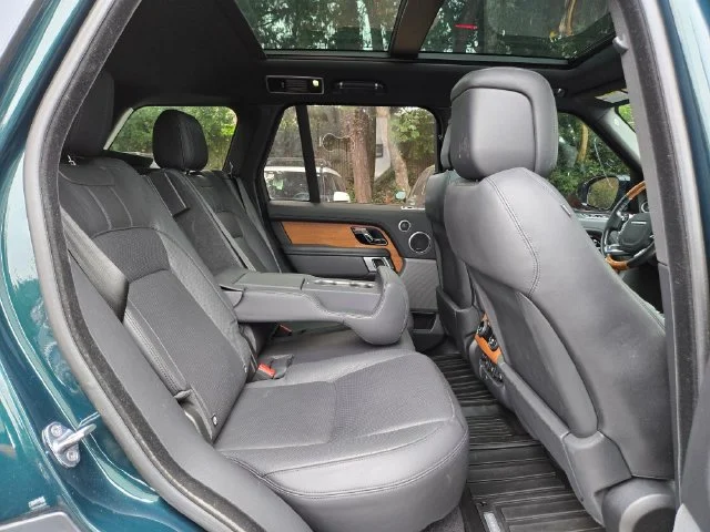 Used 2019 British Racing Green Land Rover 5.0L V8 Supercharged image 12