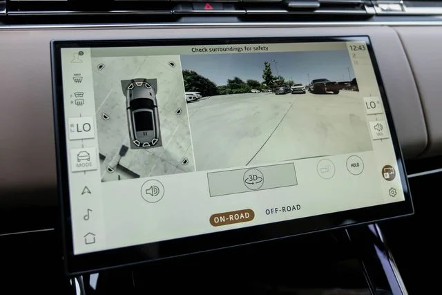 New 2026  Land Rover SE image 28