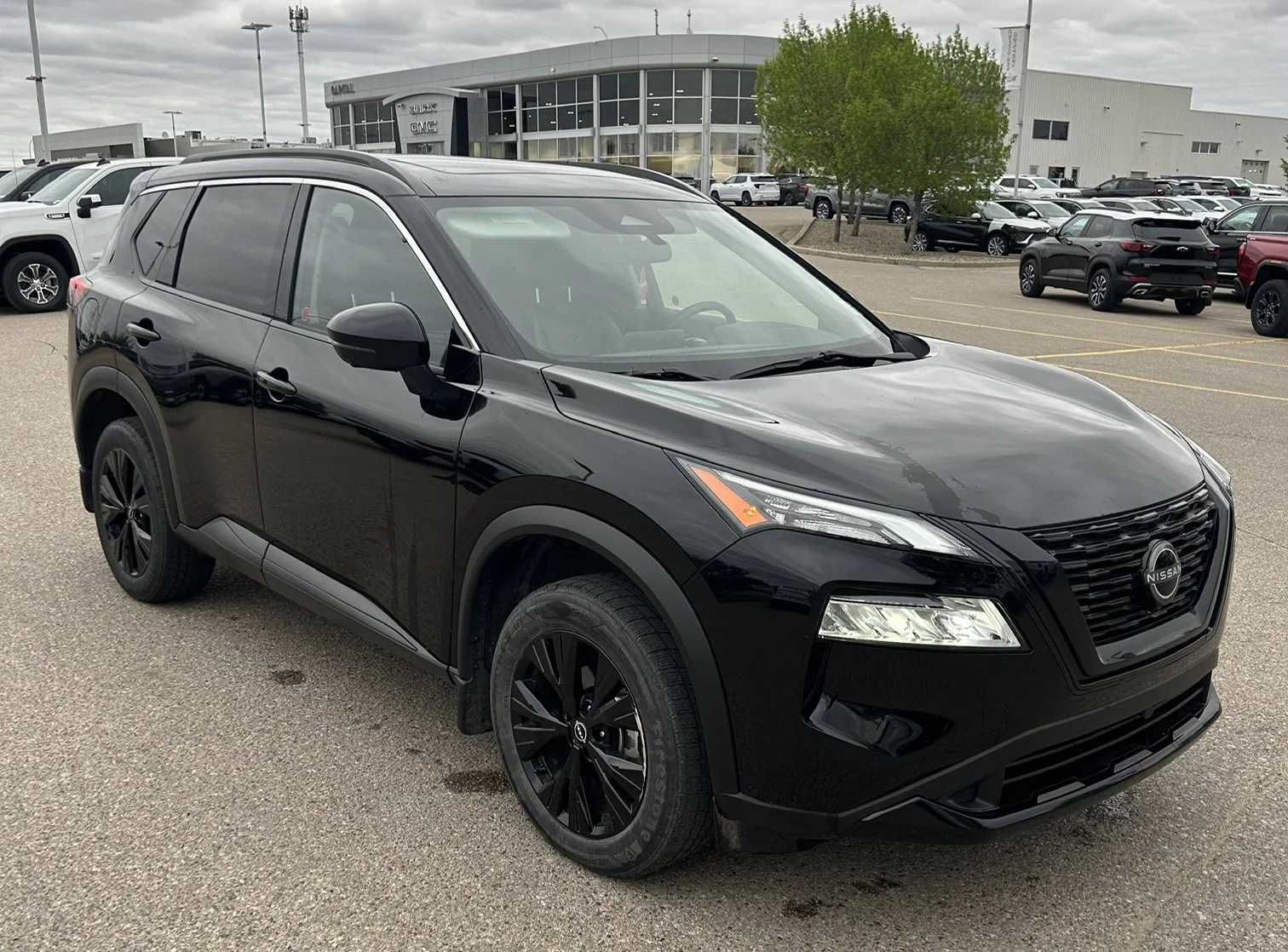Used 2023 Black Nissan SV Moonroof image 7