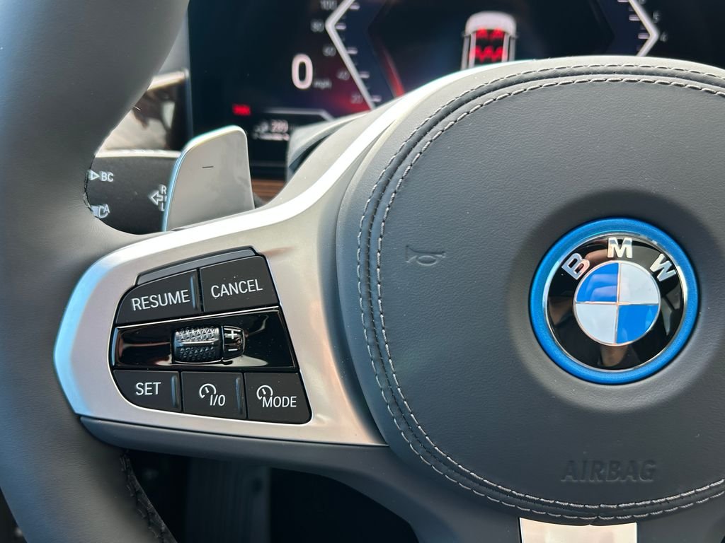 New 2026 Mineral White Metallic BMW xDrive50e image 19