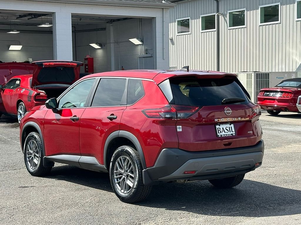 Used 2023 Red Nissan S image 11