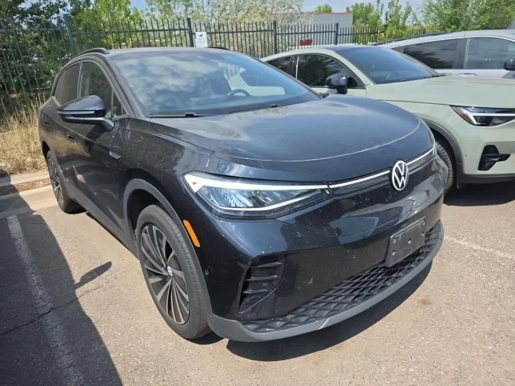 Used 2024 Deep Black Pearl Volkswagen Pro image 10