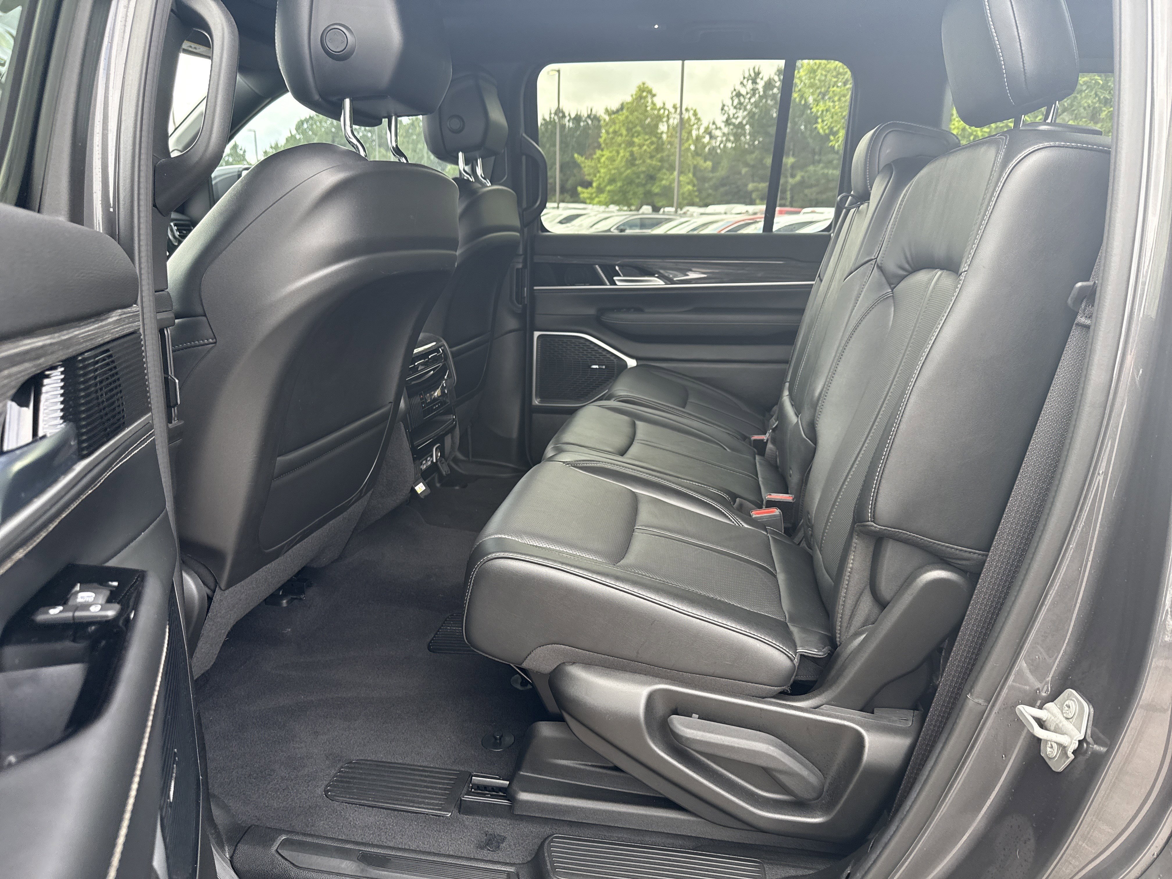 Used 2022 Baltic Gray Metallic Clearcoat Jeep Series II image 22