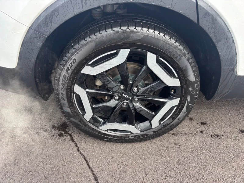 Used 2023 White Kia EX image 15