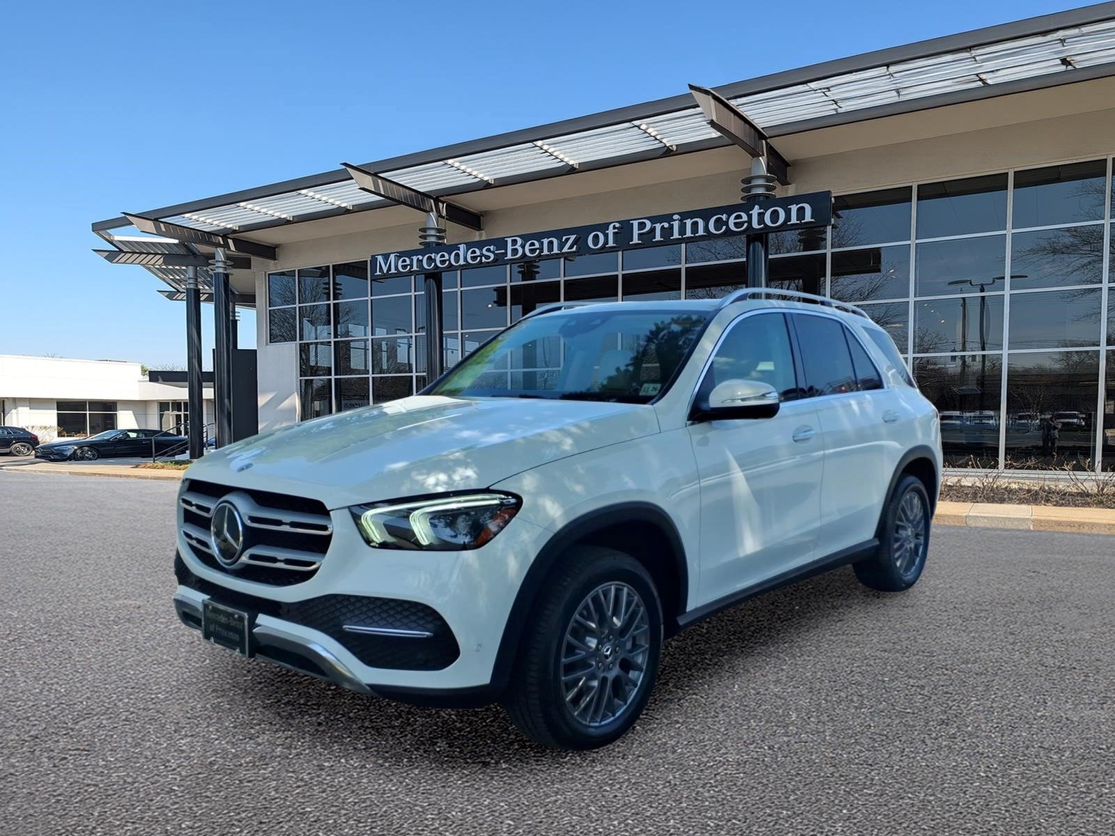 Certified Used 2022 Polar White Mercedes-Benz GLE 350 4MATIC® SUV image 7