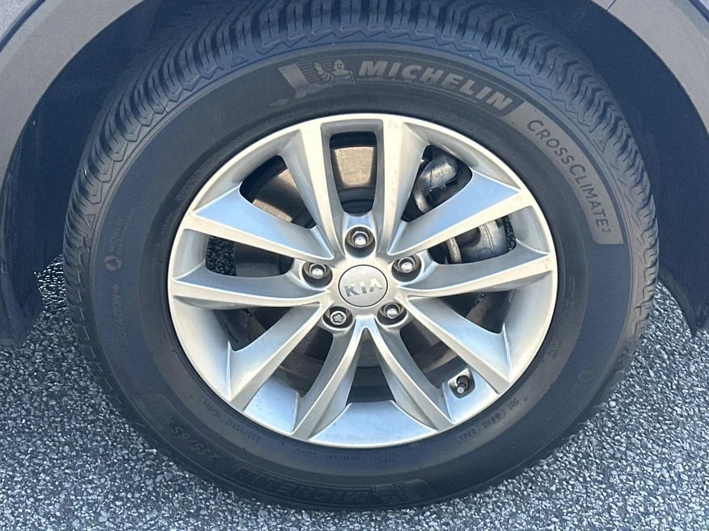 Used 2017 Blue Kia LX image 10