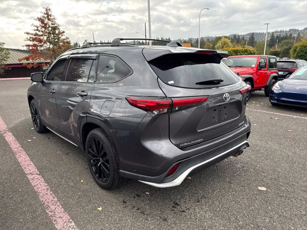 Used 2023 Magnetic Gray Metallic Toyota XSE image 6