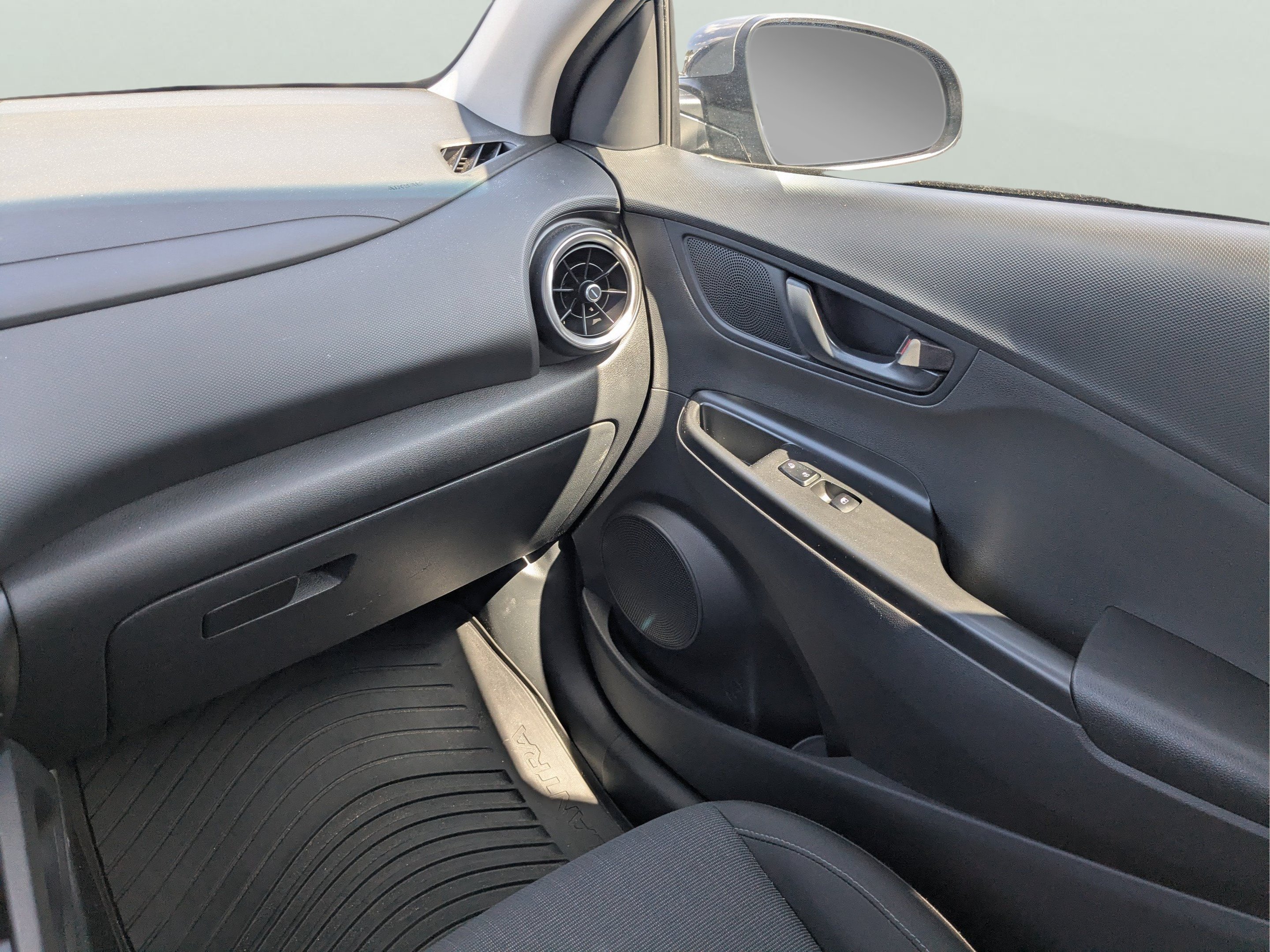 2023 Hyundai Kona SEL - Photo 15
