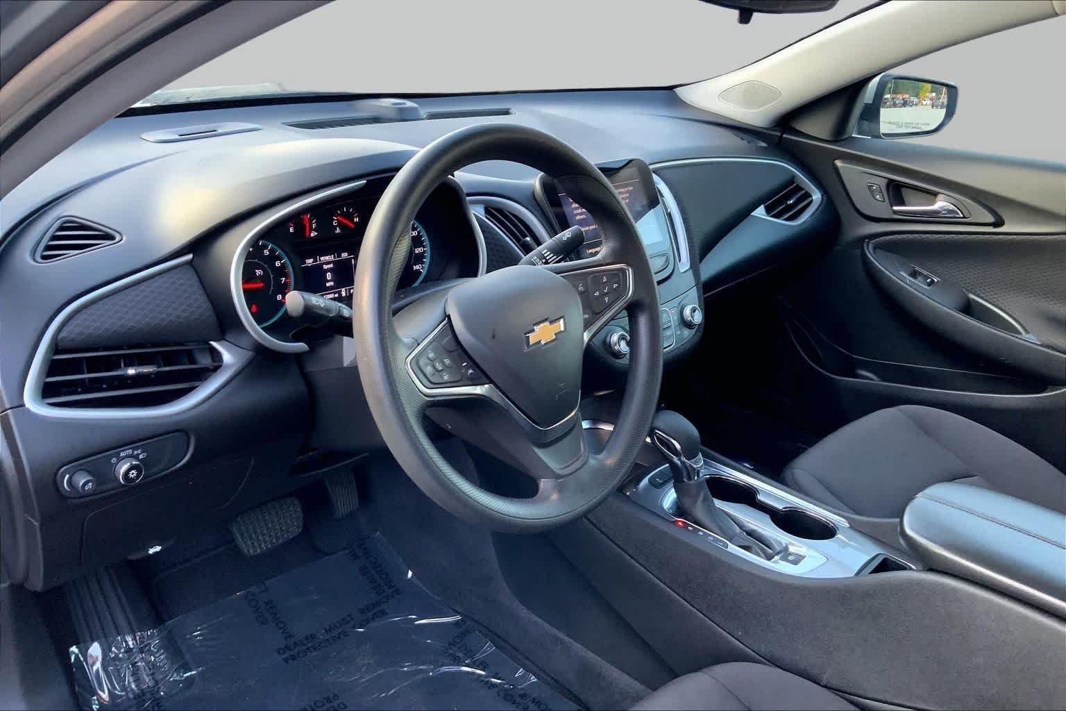 Used 2024 Sterling Gray Metallic Chevrolet LT image 17