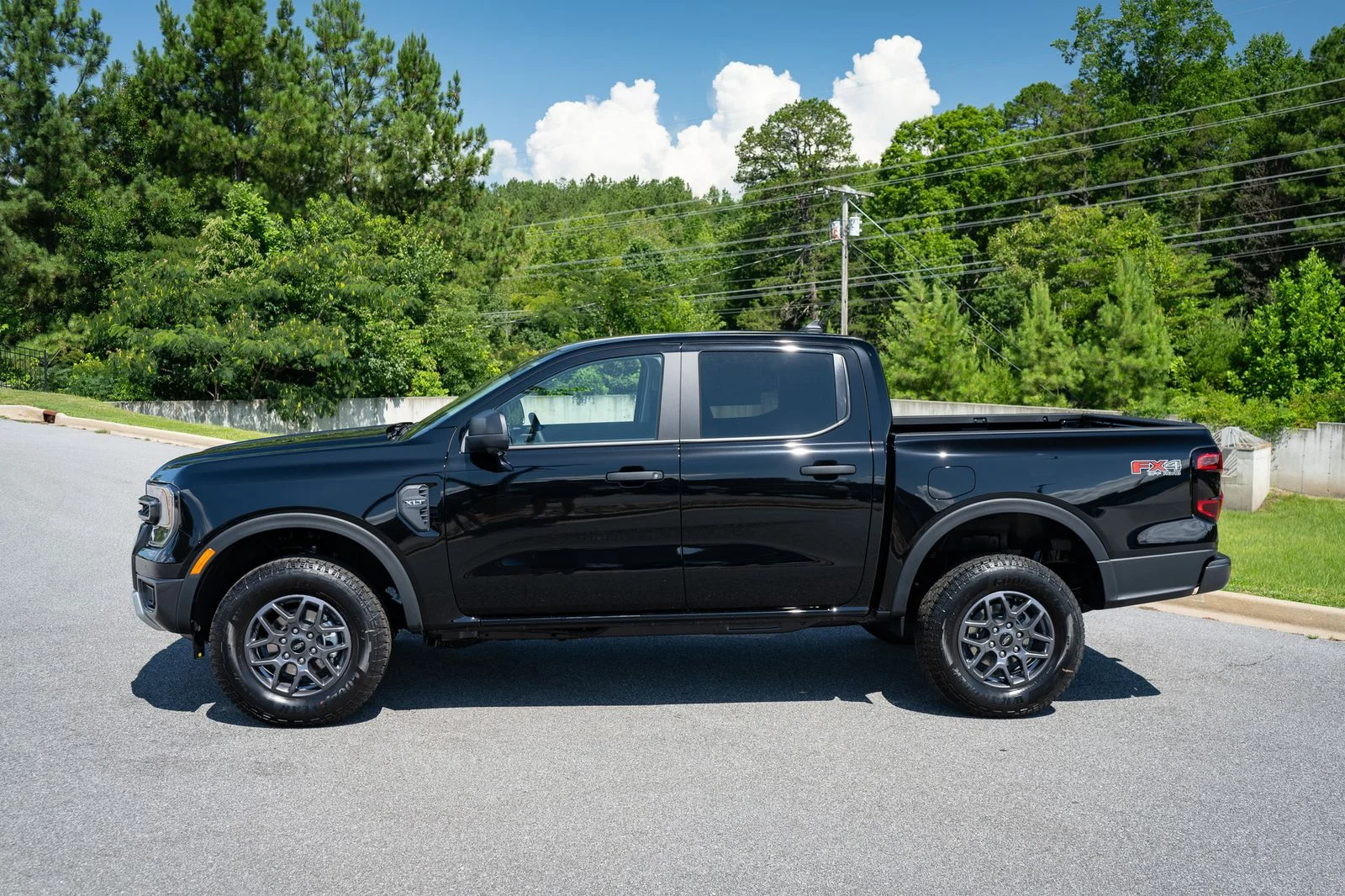 New 2026 Shadow Black Ford XLT image 5