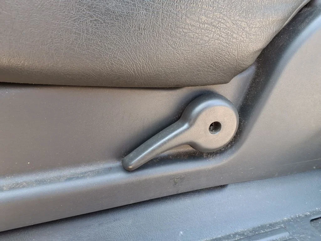 Used 2005 Beige Chevrolet Work Truck image 17
