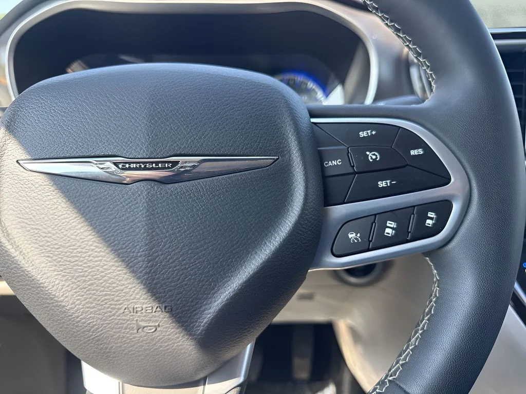 Used 2023 White Chrysler Touring L image 15