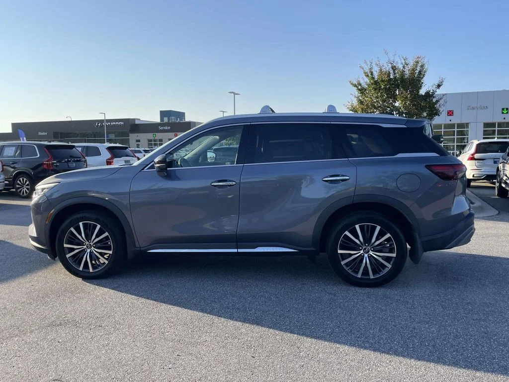 Used 2023 Moonbow Blue INFINITI SENSORY image 26