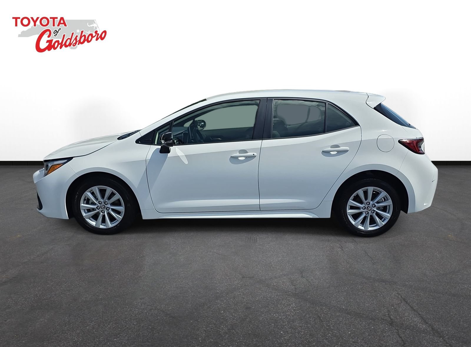 2026 Toyota Corolla Hatchback SE - Photo 8