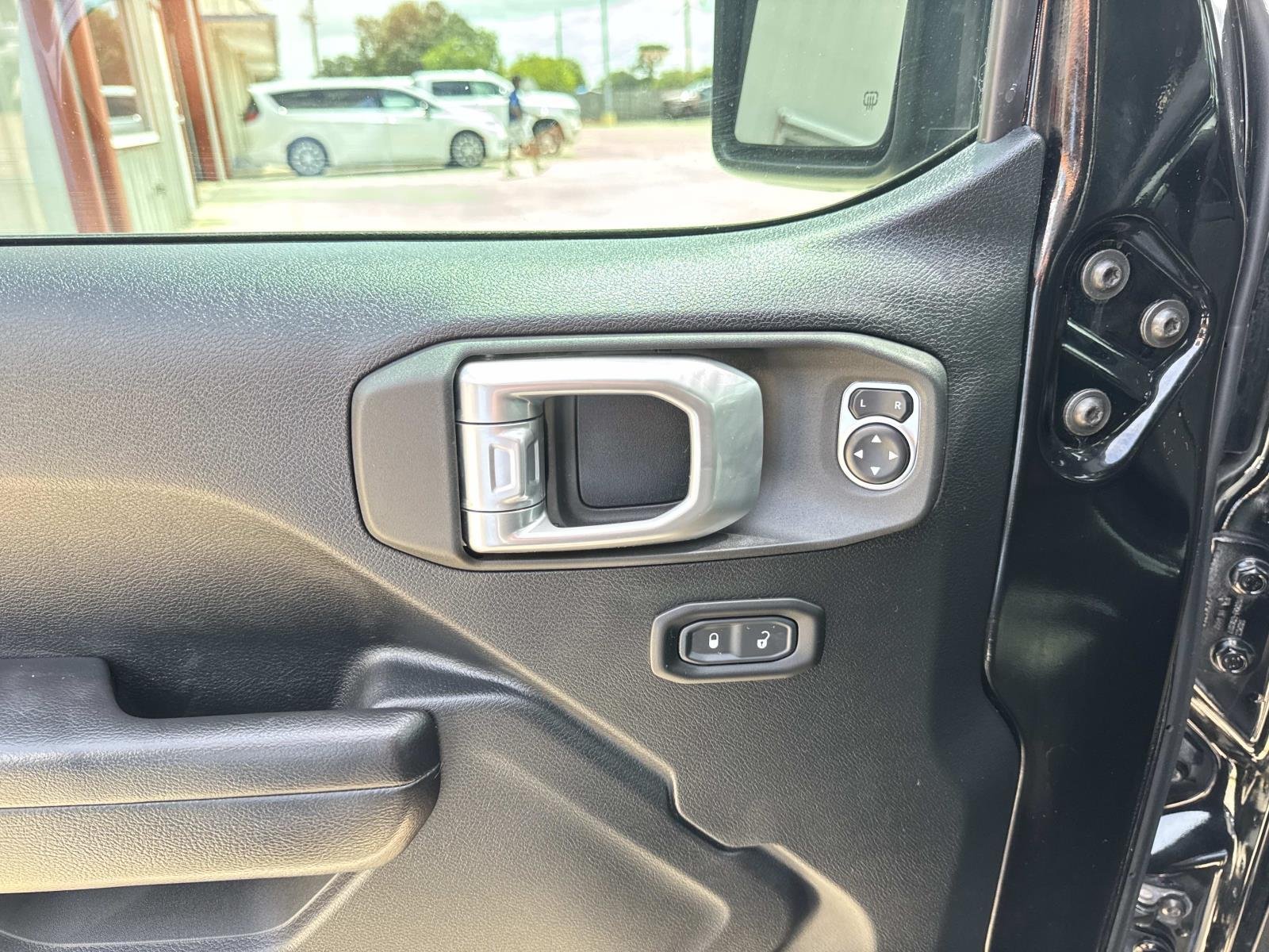 Used 2020 Black Clearcoat Jeep Sport S image 19