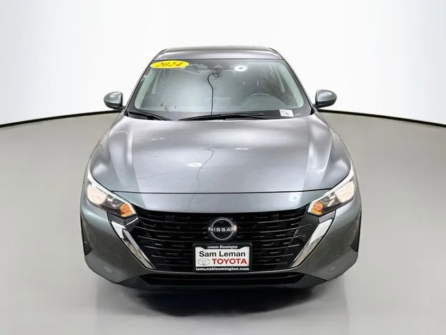 Used 2024 Gray Nissan SV image 2