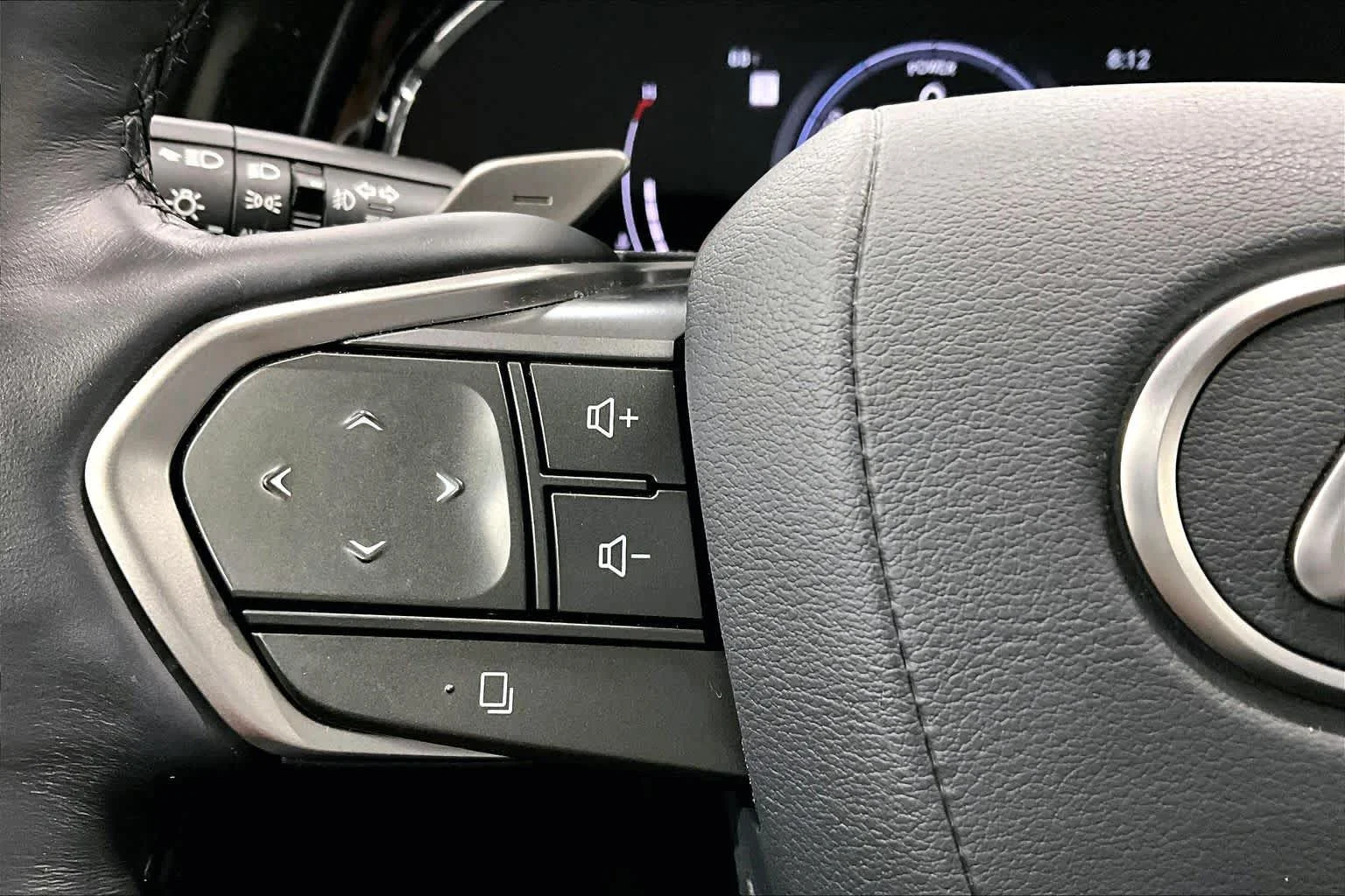 Used 2025 Atomic Silver Lexus Premium image 23